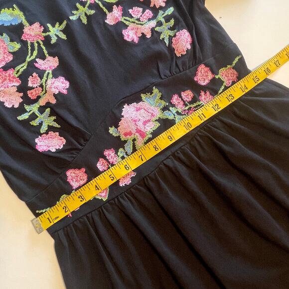 ASOS Design Embroidered Dress Womens Size 6 Black Knit Floral LBD Mini Boho - Picture 10 of 12